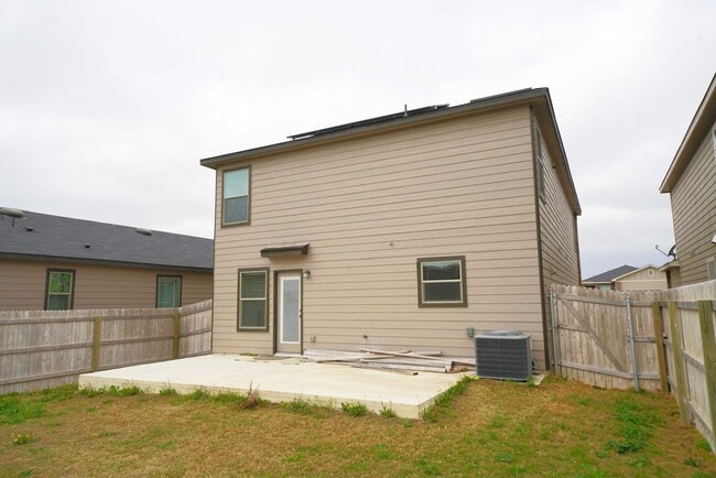 Building Photo - Beautiful Home Now Available in Miller Ran...