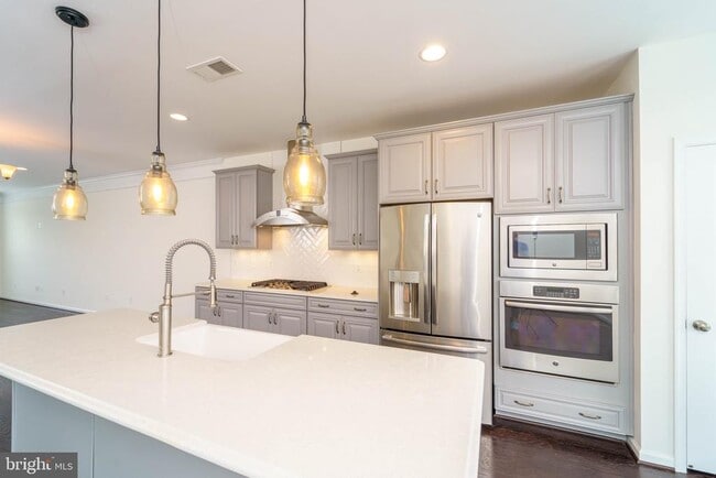 Building Photo - 23503 Adagio Terrace