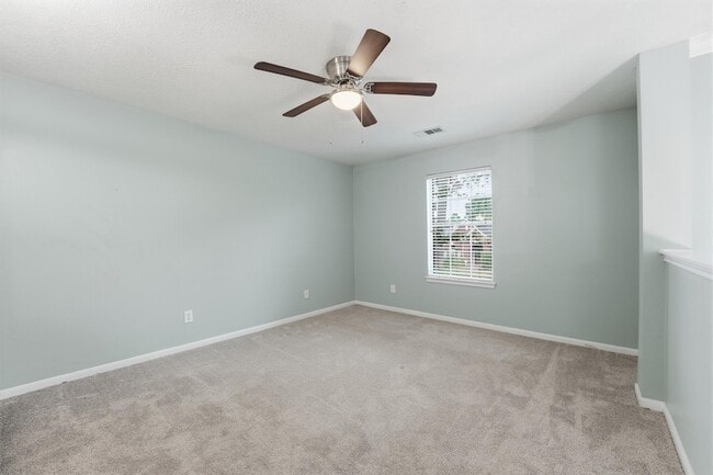 Building Photo - 2413 Piney Woods Dr