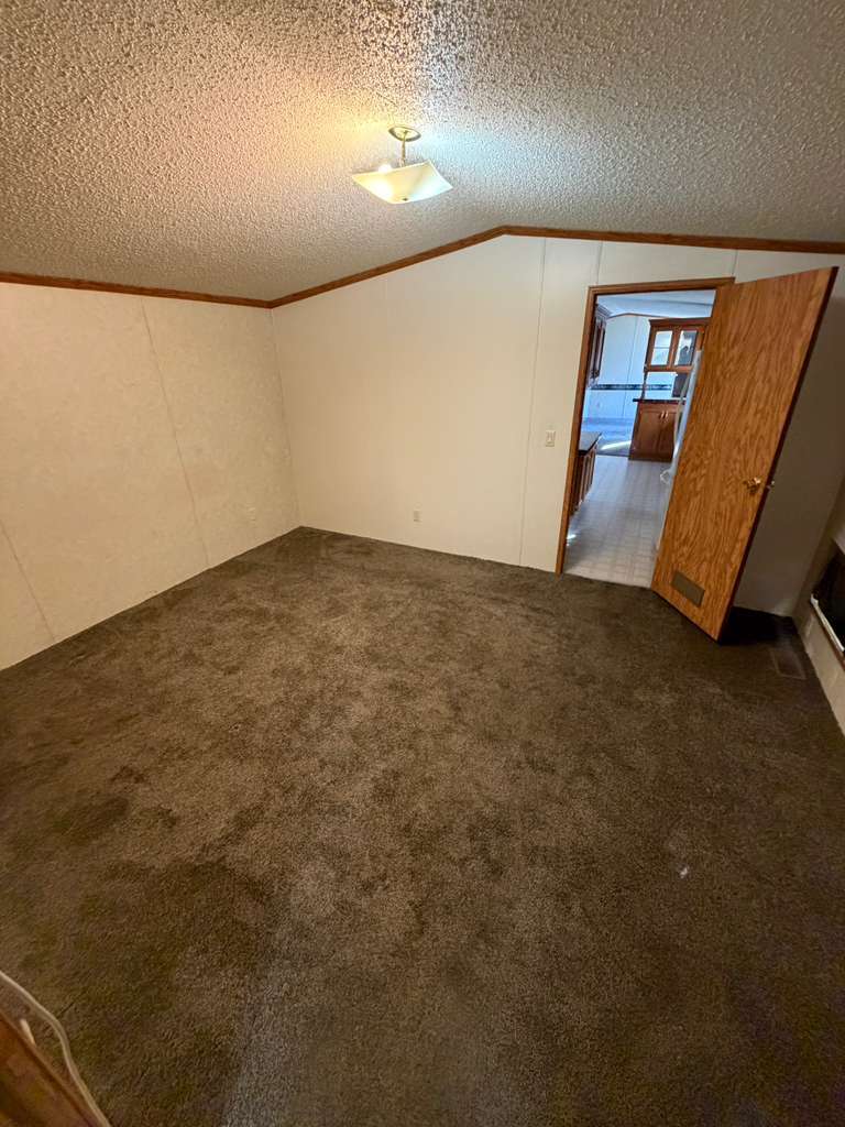 Building Photo - 905 W 37th Ave