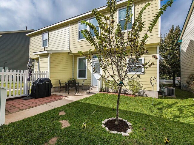 Building Photo - 215 Michaelis Rd