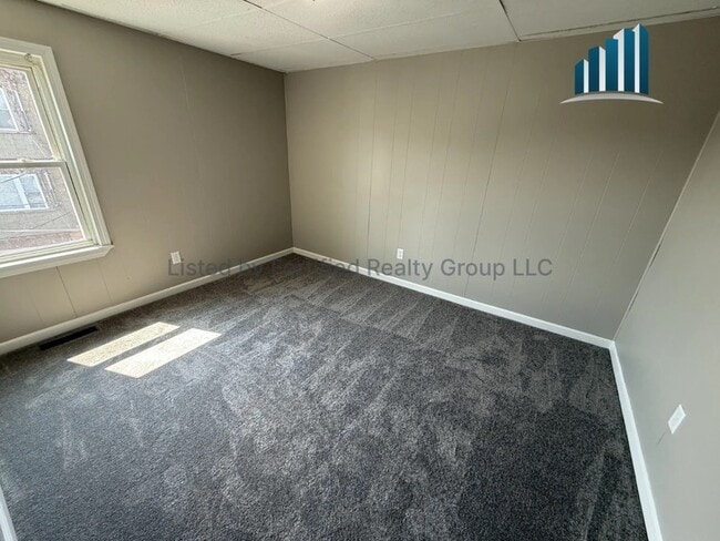 Building Photo - 85 Massasoit St