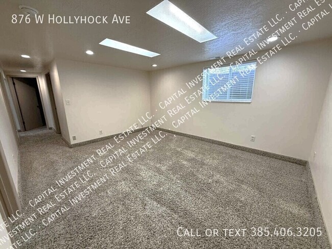 Building Photo - 876 Hollyhock Ave