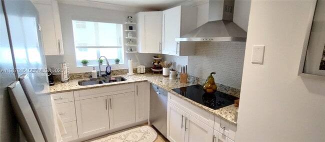 Building Photo - 170 SE 14th St