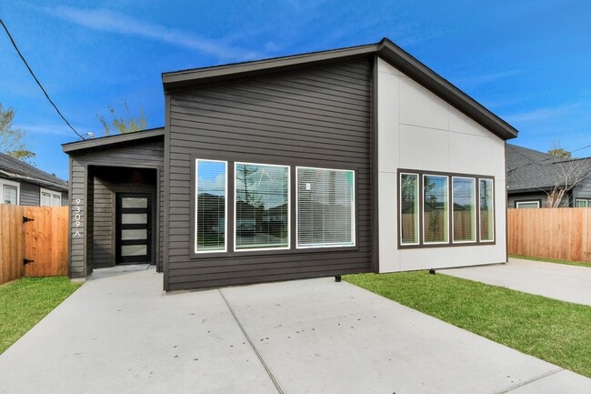 Building Photo - 9309 Caddo Rd