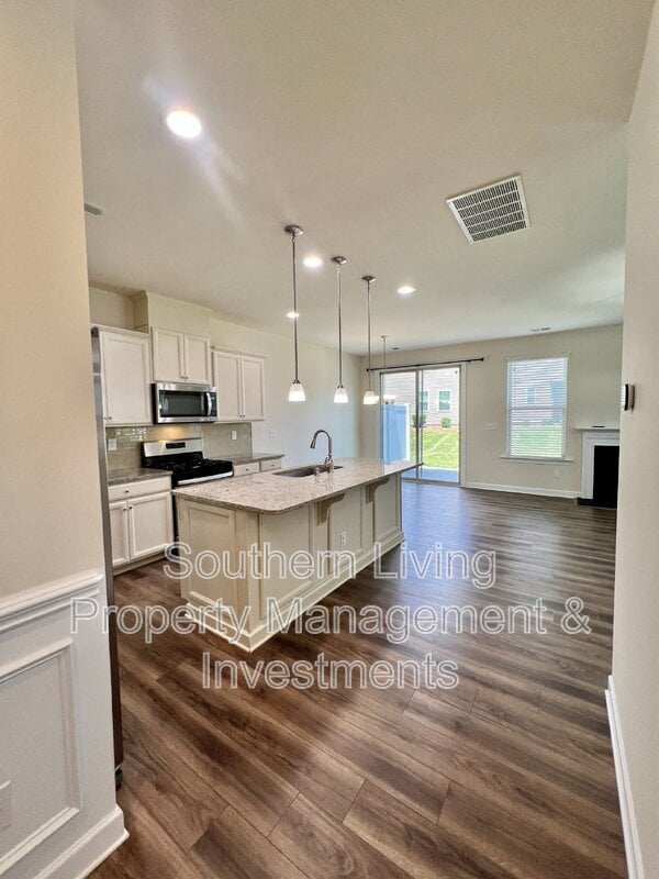 Building Photo - 5706 Lachlan Hill Ln