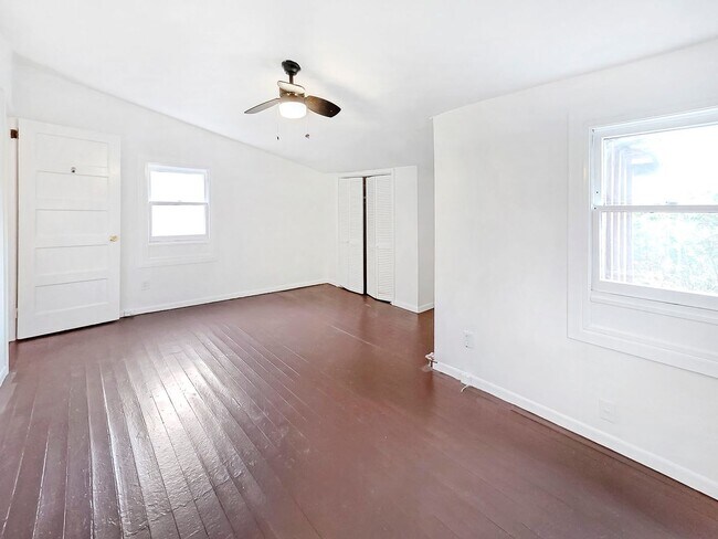 Building Photo - Hidden Gem: Adorable 1BR Cabin in Druid Hills