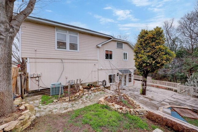Building Photo - 1100 Silverton Ct