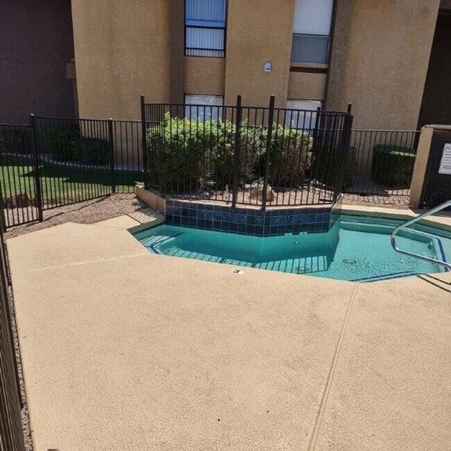Building Photo - 3601 W Tierra Buena Ln