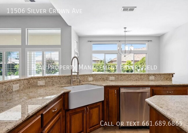 Building Photo - 11506 Silver Crown Ave