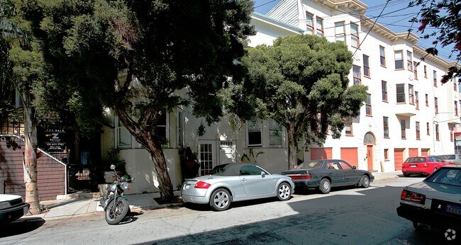 Building Photo - 16 Dearborn St