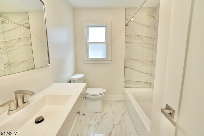 Building Photo - 25 Sanford Ave