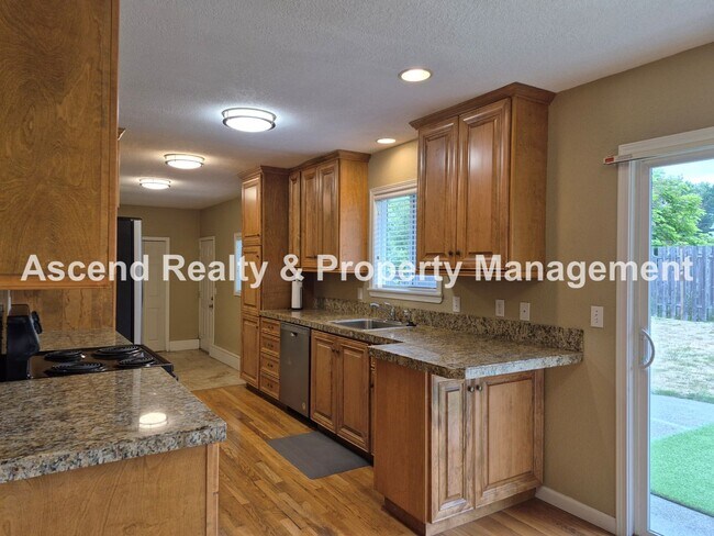 Building Photo - Available Now Prime Terra Linda Location One Level Home Large Fenced Yard & Attached Garage Walk ...