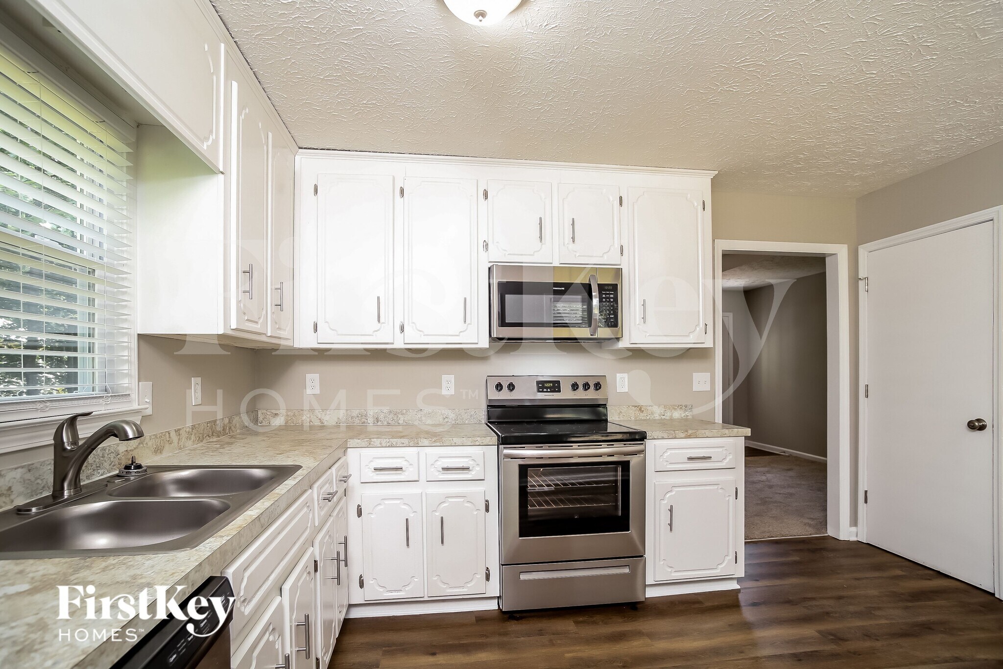 Building Photo - 127 McWhirter Pl