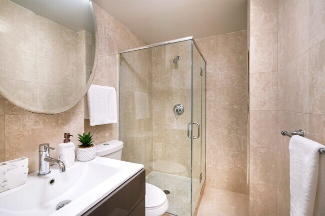 Building Photo - 240 W 73rd St