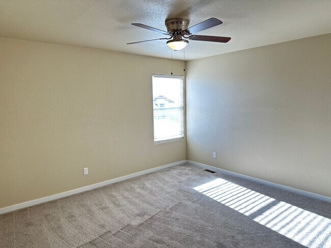 Building Photo - BEAUTIFUL 4BD HOME in NE COL SPGS w/ MAIN-LEVEL MASTER SUITE & AC - Security Deposit Alternative ...