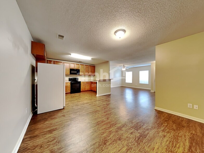 Building Photo - 110 Tyron Rd