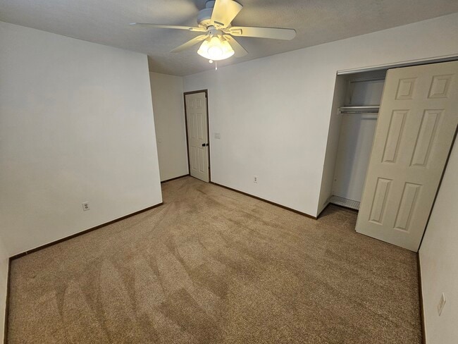 Building Photo - 5244 Wagon Wheel Ln