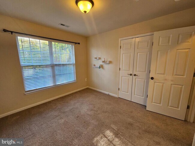 Building Photo - 6125 Hot Spring Ln