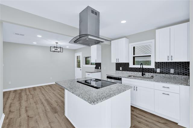 Building Photo - 520 Harlem Ave