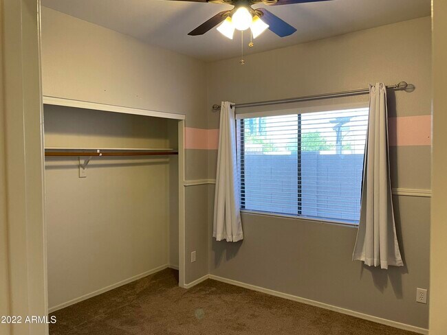 Building Photo - 6511 W Range Mule Dr