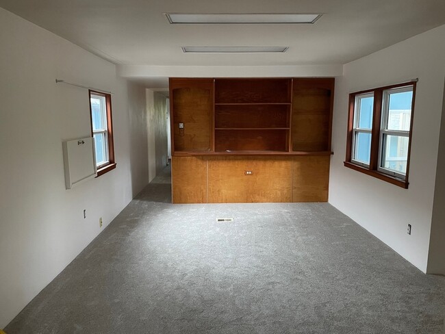 Building Photo - 35349 S Farm Rd