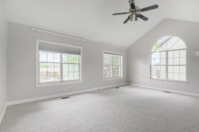 Building Photo - 127 W Harbor Dr