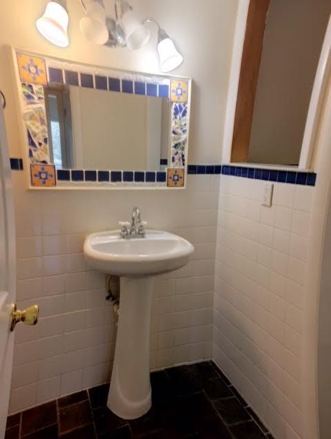 Building Photo - 304 Cherokee Ct