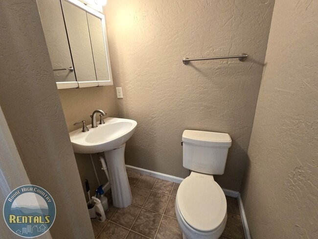 Building Photo - 310 Ridge St NW