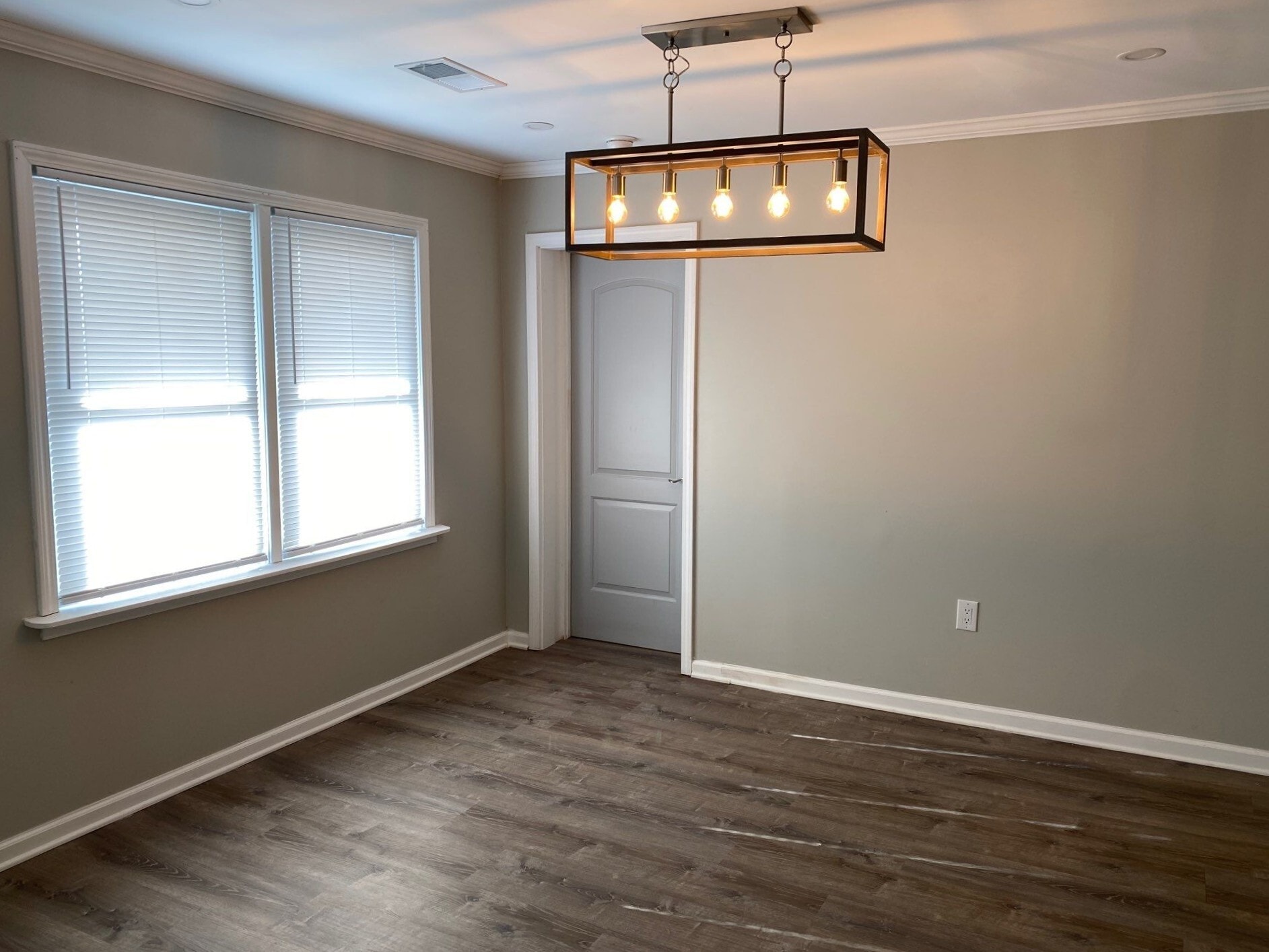 Building Photo - 102 Sanders Store Rd