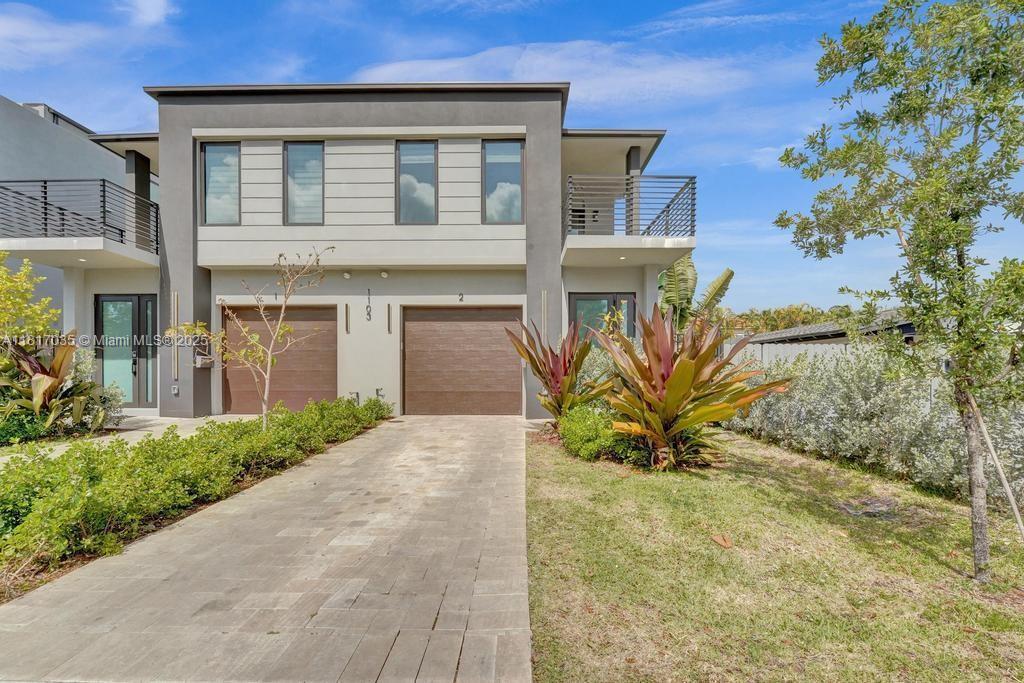 Building Photo - 1101 NE 16th Ter