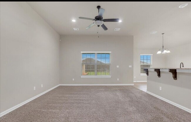 Building Photo - 1148 E 146 Ct S