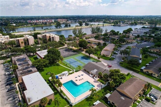 Building Photo - 3370 Beau Rivage Dr