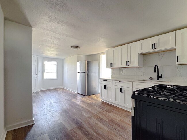 Building Photo - Chatham