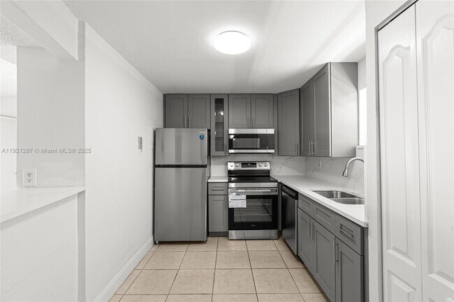 Building Photo - 4215 N University Dr