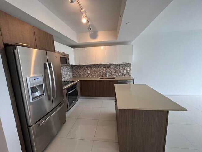 Building Photo - 5300 Paseo Blvd