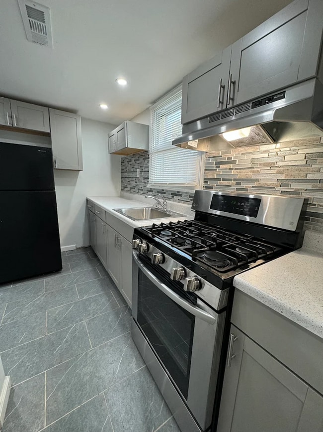 Building Photo - 2630 McCarey St