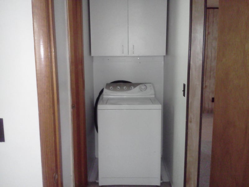 Building Photo - 296 Main St