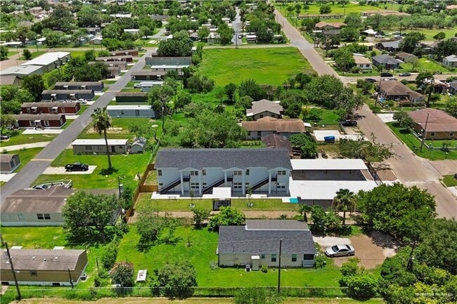 Building Photo - 418 N 3rd St