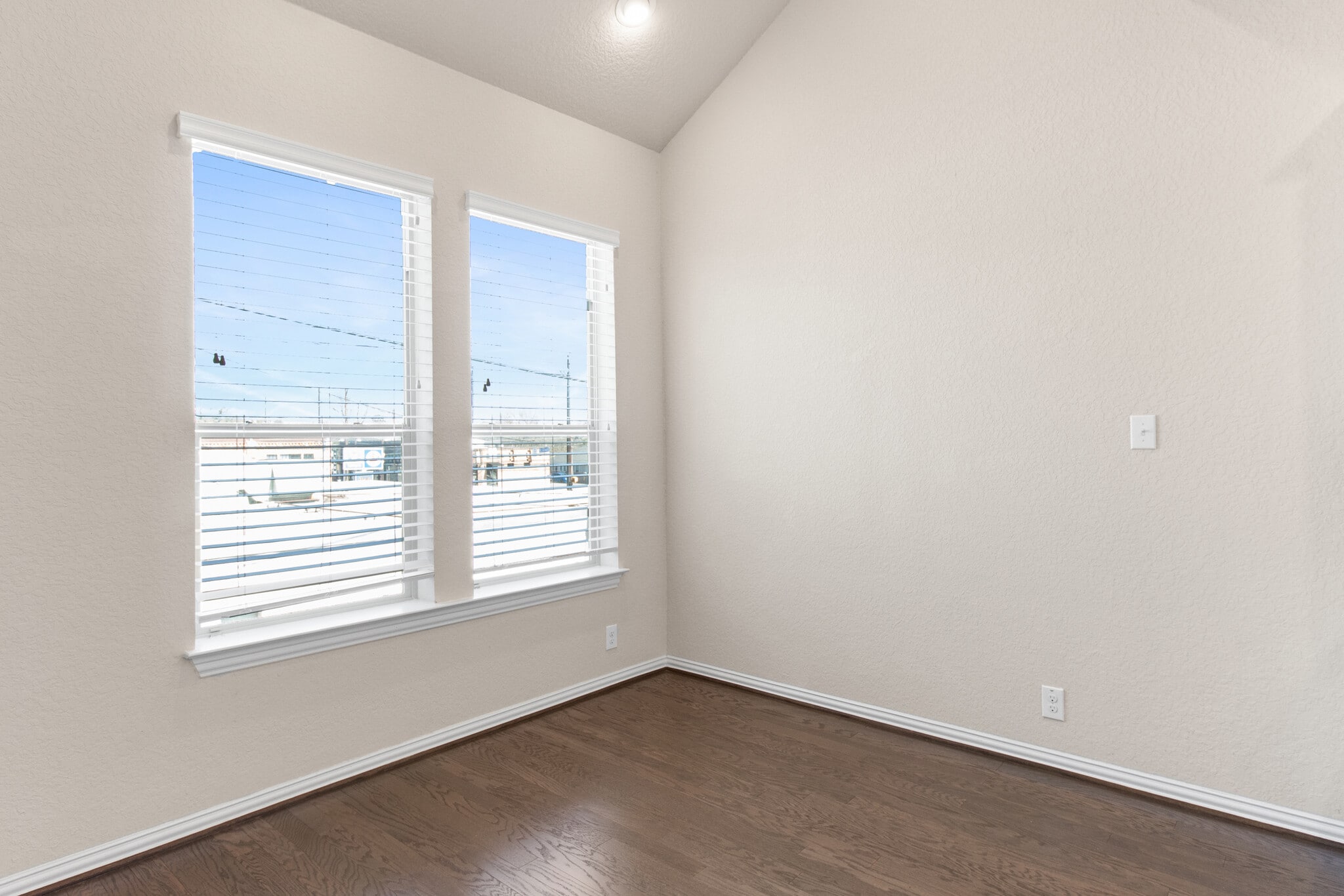 Dining Area - 221 E Courtland Pl