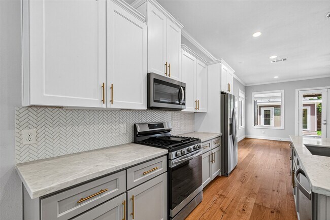 Building Photo - 935 Bunton St