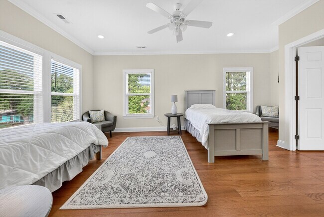 Building Photo - 415 Sassanqua Dr