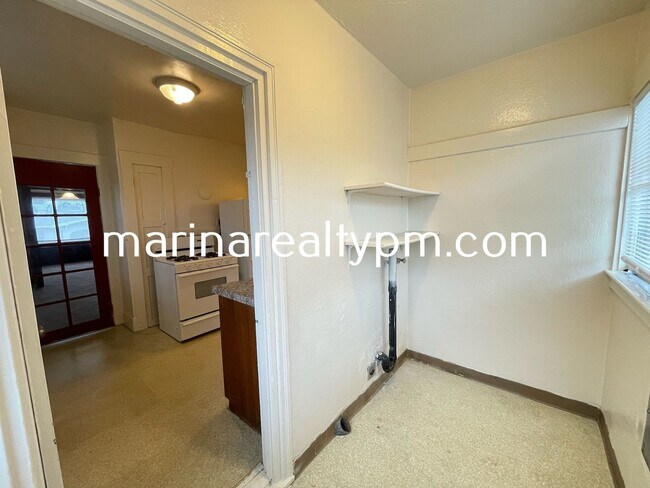 Building Photo - 1608 Napa St