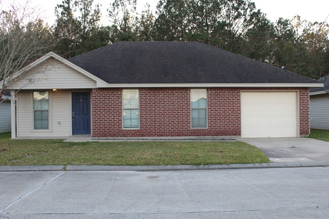 Primary Photo - 5720 Shadowbend Cir W