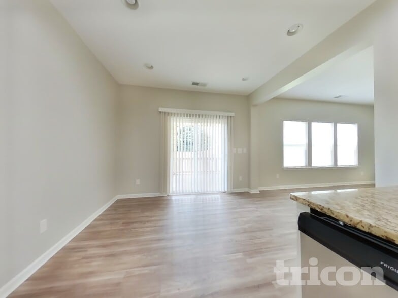 Building Photo - 6909 Barefoot Forest Dr