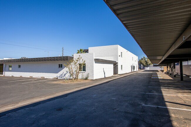 Building Photo - 3625 N 16th St