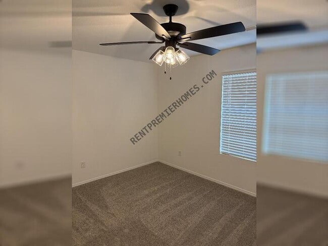 Building Photo - 102 Powder River Dr