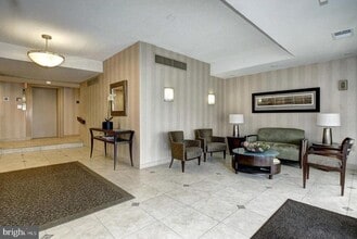 Building Photo - 4800 Chevy Chase Dr
