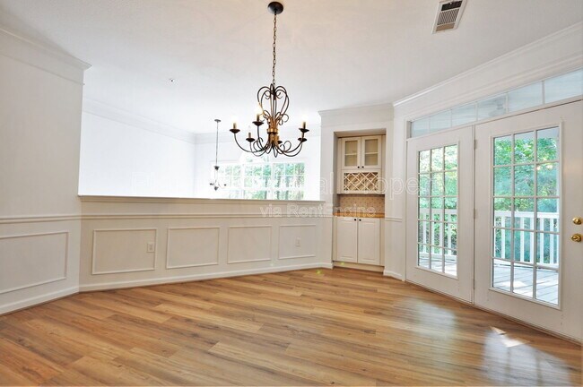 Building Photo - 1032 Whitshire Way
