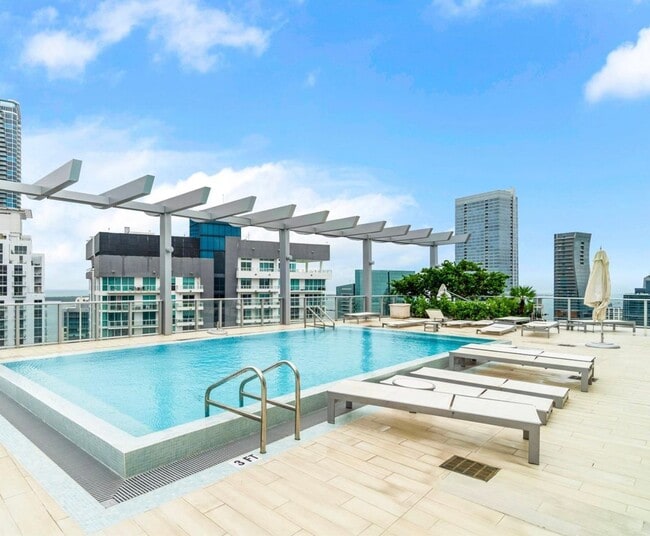 Building Photo - 1100 S Miami Ave